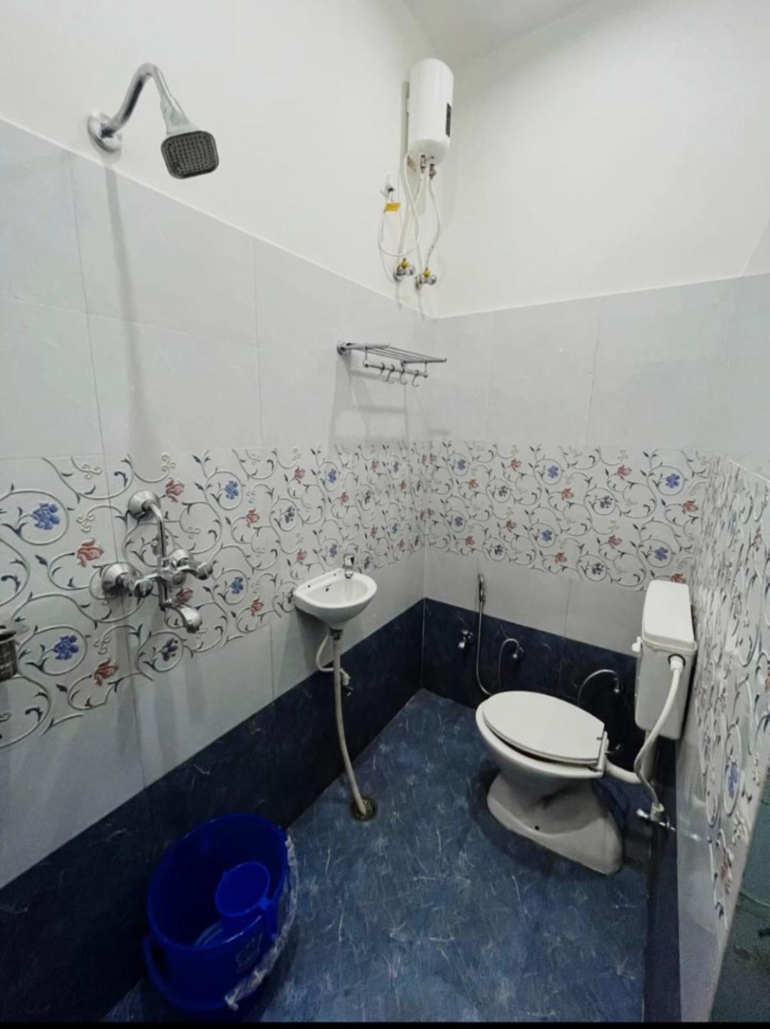 Lotus Paying Guest House Varanasi Bagian luar foto