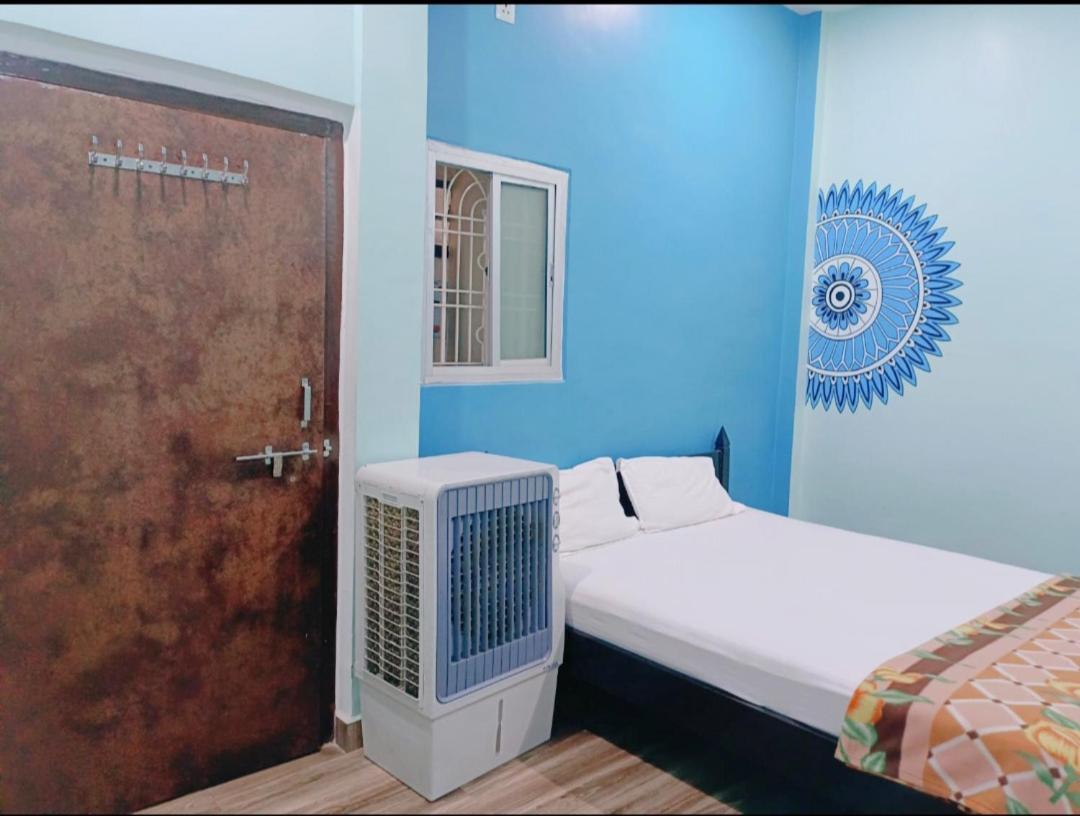 Lotus Paying Guest House Varanasi Bagian luar foto
