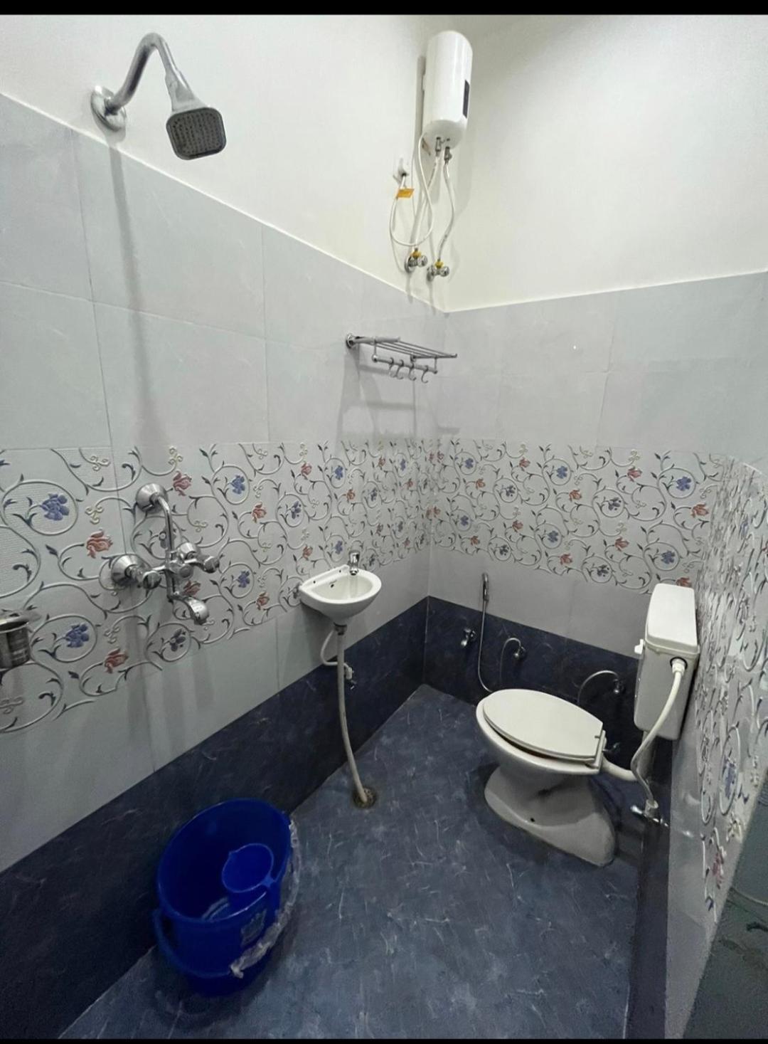Lotus Paying Guest House Varanasi Bagian luar foto